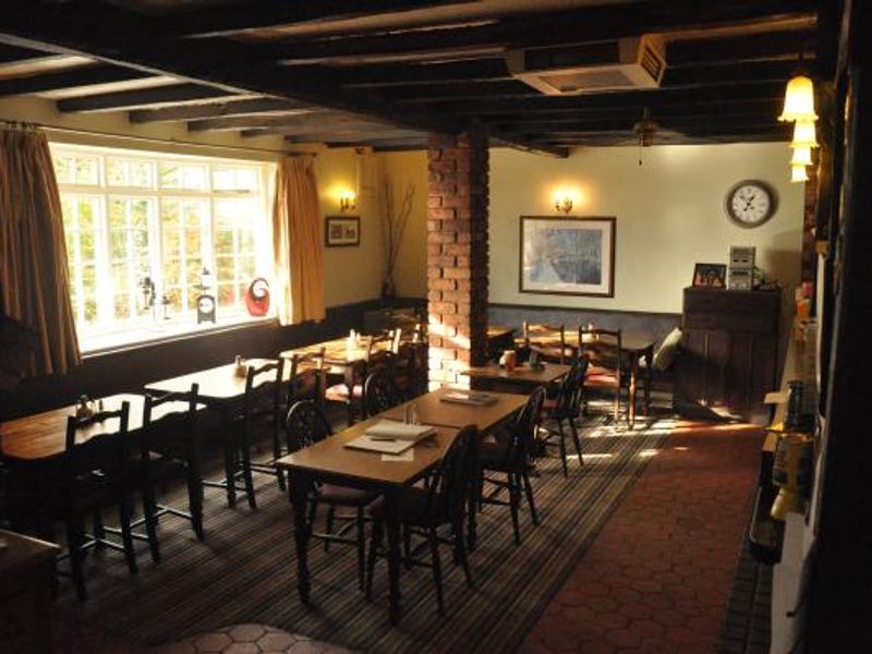 (Pub, Bar). Published on 06-11-2014
