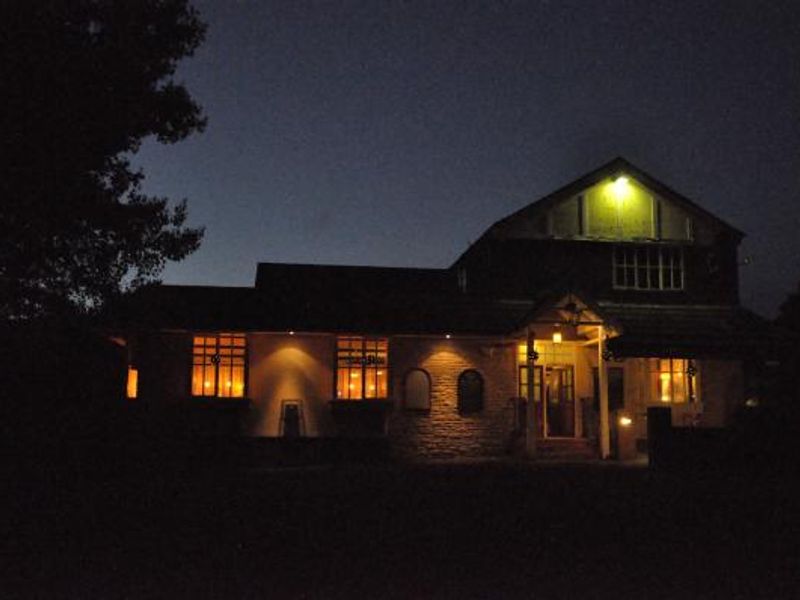 Raven Inn-night photo. (Pub, External, Key). Published on 18-08-2015