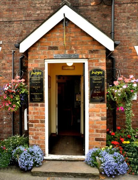 Hops-Entrance door. Published on 16-08-2015