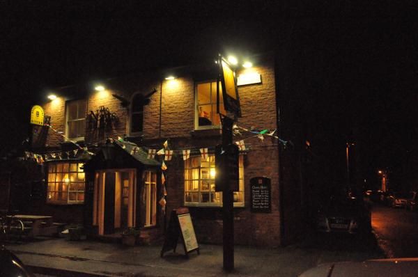 Nag's Head, exterior-night.. (Pub, External). Published on 07-01-2014