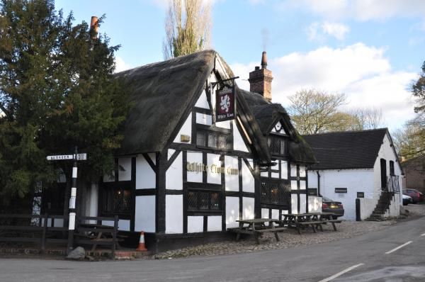 White Lion prior to fire of 2013. (External). Published on 31-03-2015