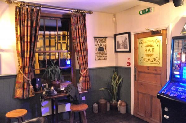 Bar 3 and entrance door. (Bar). Published on 26-03-2016