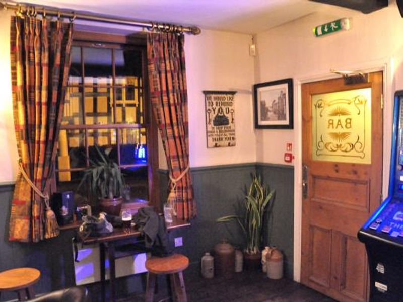 Bar 3 and entrance door. (Bar). Published on 26-03-2016