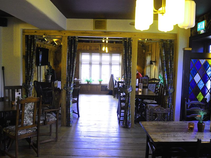 Interior looking towards the "Potting Shed".. Published on 17-10-2022