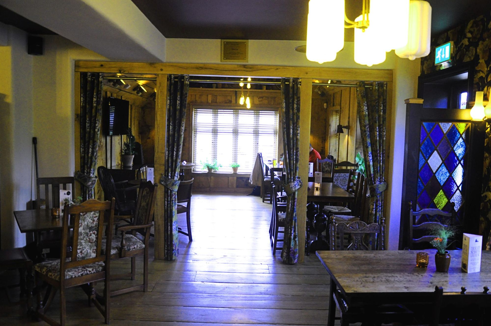 Interior looking towards the "Potting Shed".. Published on 17-10-2022