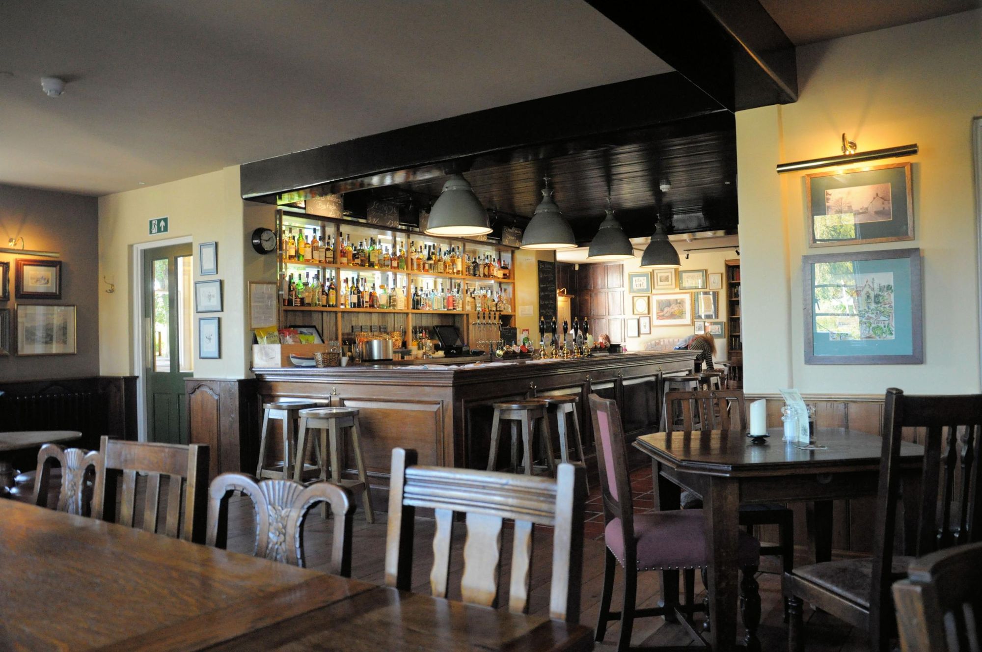 Bar. (Bar). Published on 20-10-2018