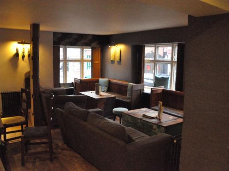 Interior front. Published on 09-02-2015