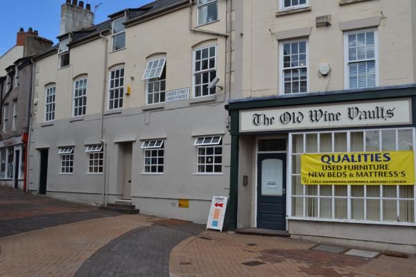 Wine Vaults, Holywell. (Pub). Published on 26-07-2013