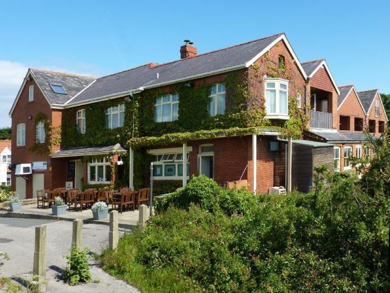 Cliffemount Hotel at Runswick Bay. (Pub, External, Key). Published on 01-01-1970 