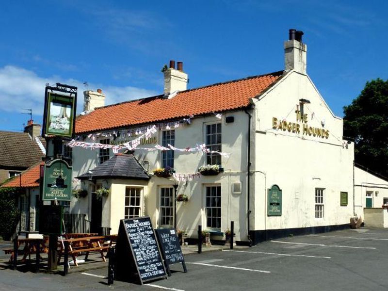 Badger Hounds at Hinderwell. (Pub, External, Key). Published on 01-01-1970