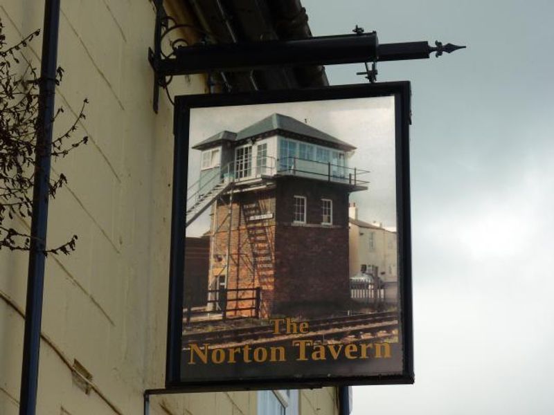 Norton Tavern at Norton. (Pub, Sign, Key). Published on 01-01-1970