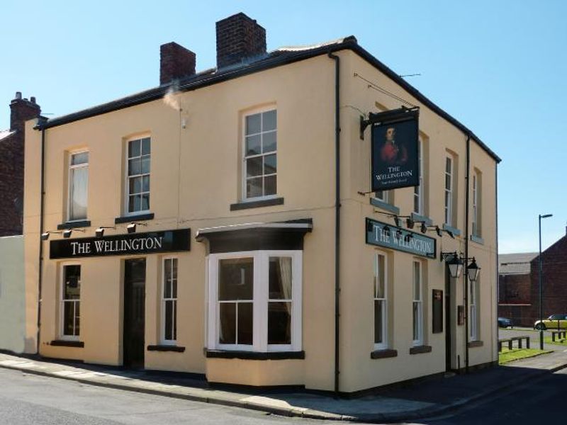 Wellington Hotel at Eston. (Pub, External, Key). Published on 01-01-1970