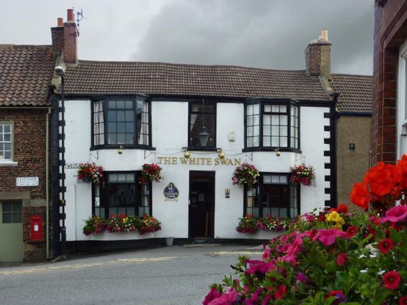 White Swan at Stokesley. (Pub, External). Published on 01-01-1970 