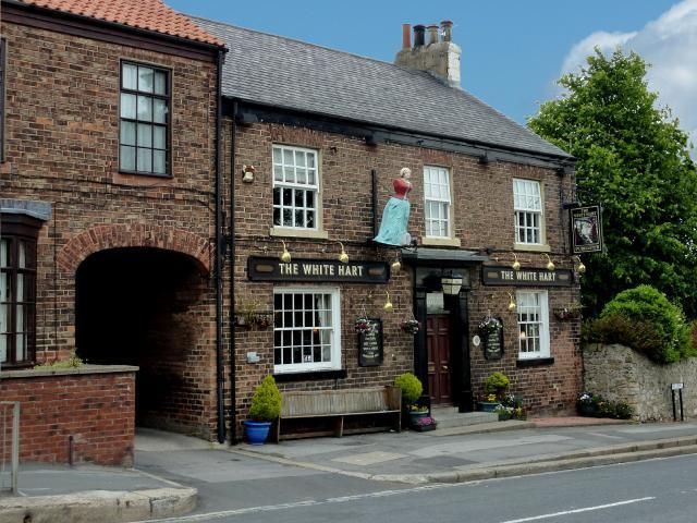 White Hart Inn at Hart. (Pub, External, Key). Published on 01-01-1970