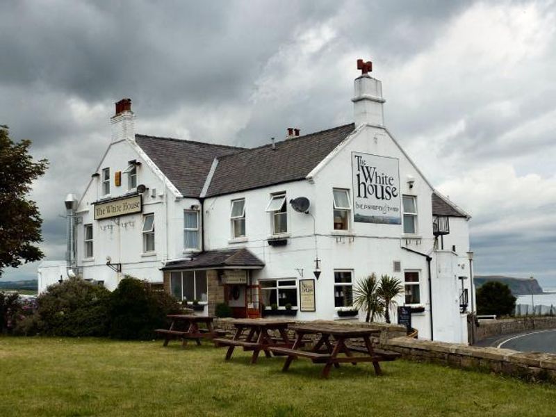 White House Hotel at Whitby. (Pub, External). Published on 01-01-1970