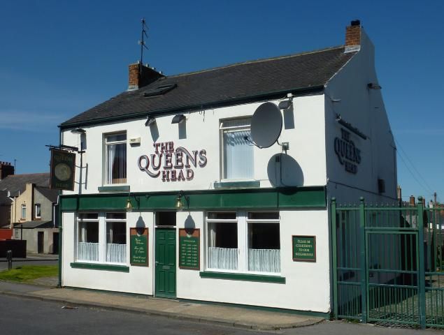 Queens Head at Eston. (Pub, External, Key). Published on 01-01-1970