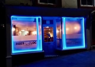 Night. (Pub, External, Key). Published on 12-05-2023