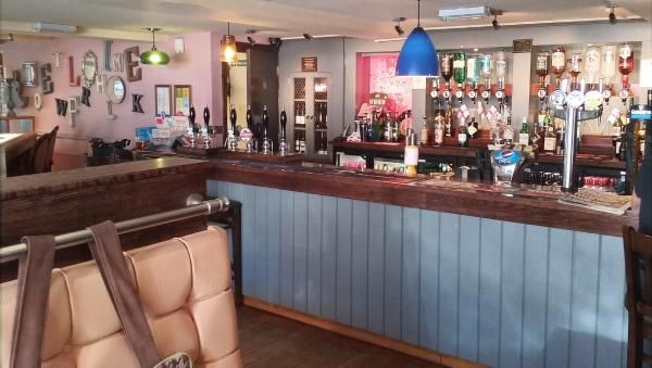 Bar. (Bar). Published on 24-06-2016