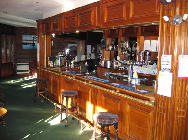 Bar. (Bar). Published on 06-02-2015