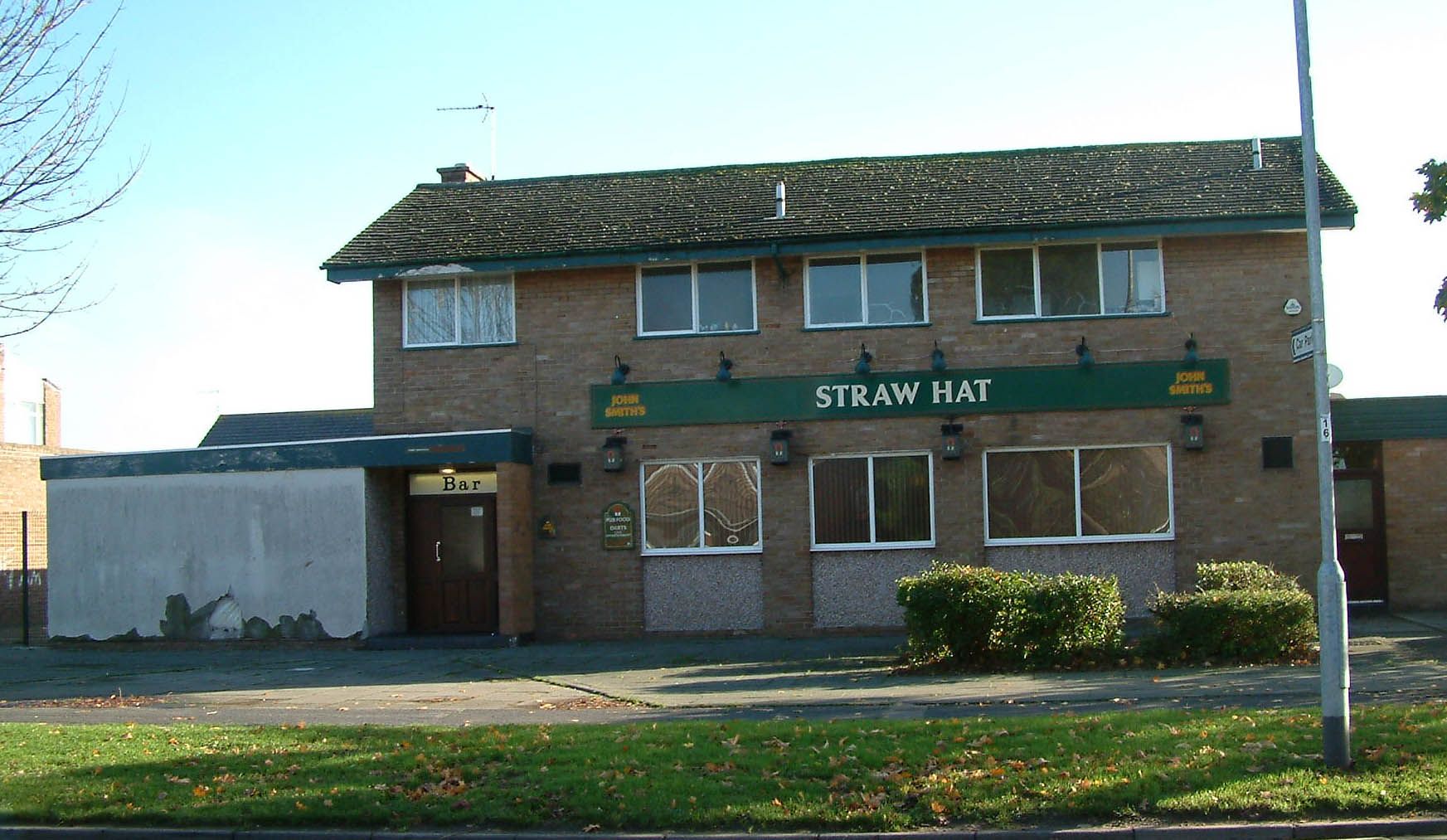 Straw Hat -Great Sutton. (Pub, External, Key). Published on 27-03-2013