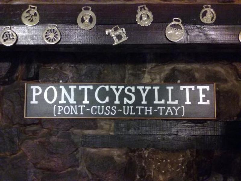 Pontcysyllte sign. Published on 11-06-2015