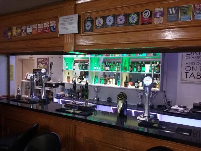 Bar. (Bar). Published on 04-09-2015 
