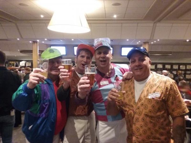 Jockeys. (Customers). Published on 20-02-2016 