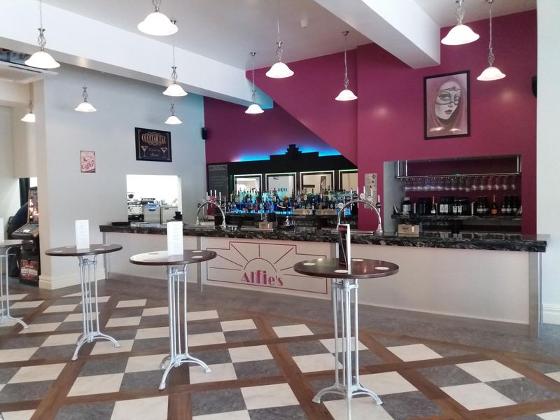 Bar. (Bar). Published on 05-10-2017