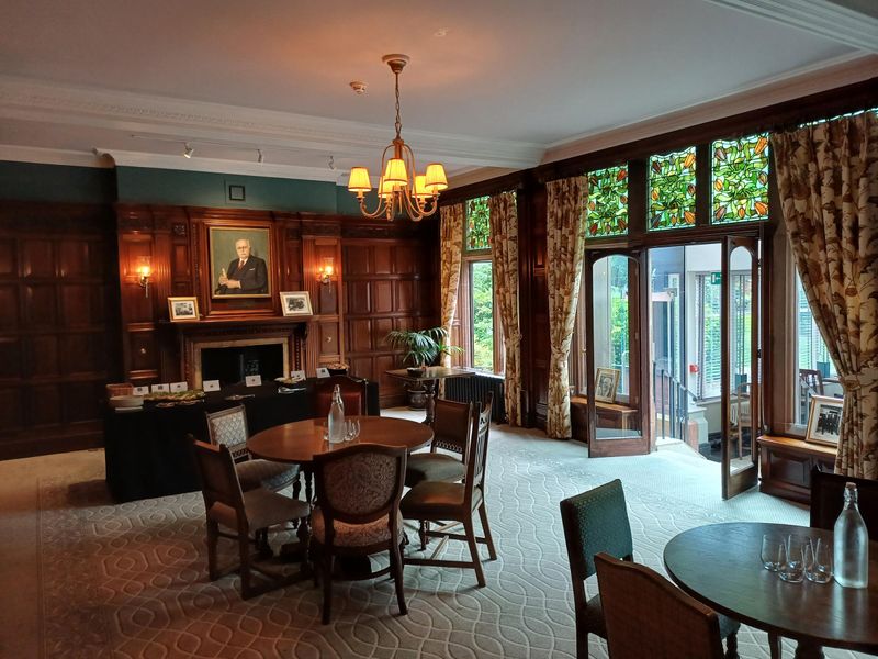 (Pub, Restaurant). Published on 04-10-2024 