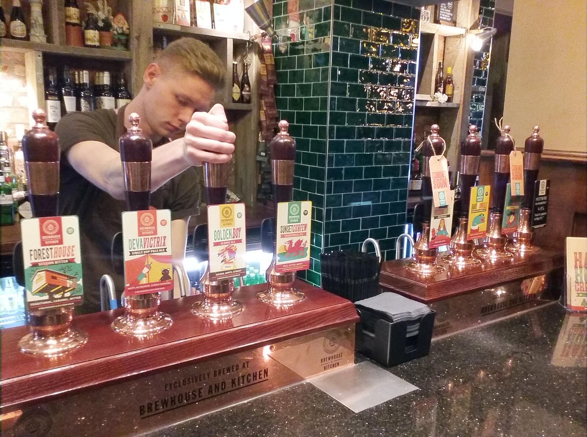 Upstairs Bar. (Bar). Published on 01-10-2016