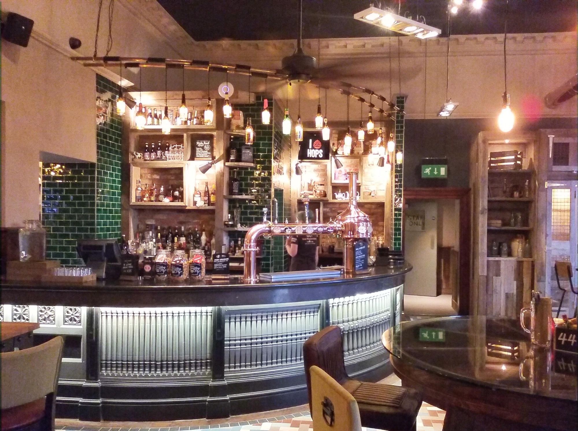 Side bar. (Bar). Published on 01-10-2016