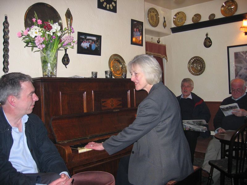 Jean on the piano. (Publican). Published on 27-09-2017