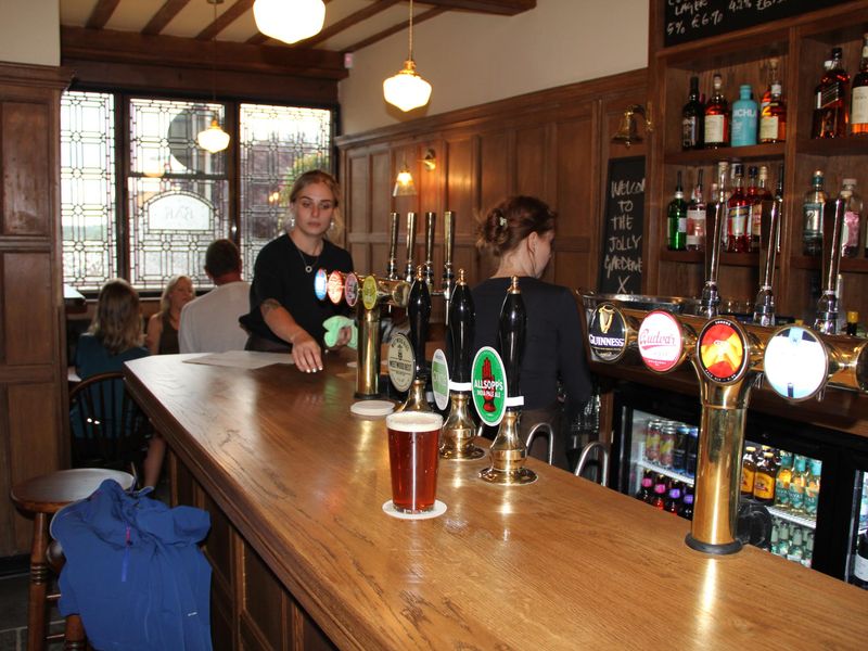 The Jolly Gardeners Main Bar. (Bar). Published on 09-08-2025 