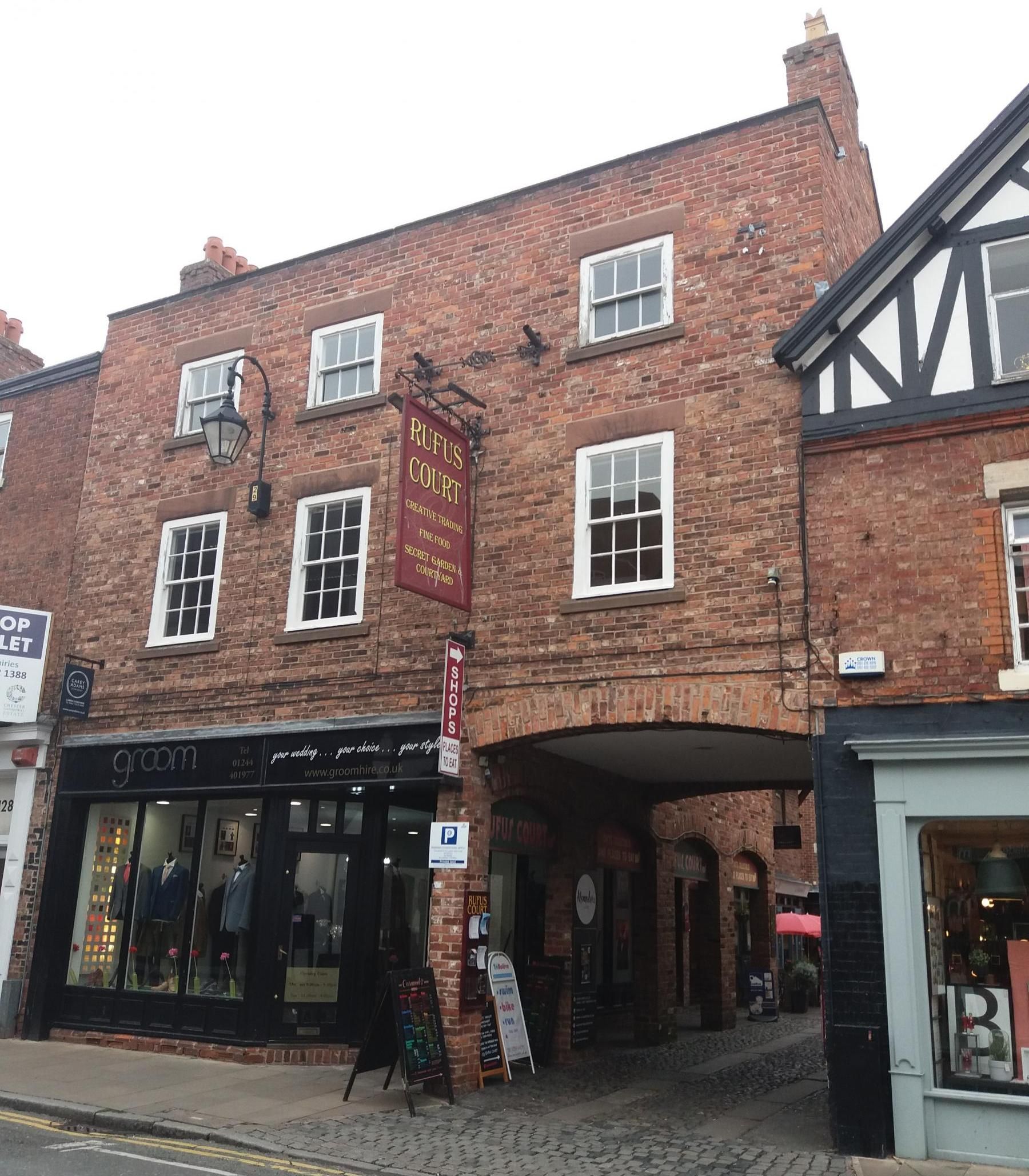Entrance into Rufus Court. (External). Published on 24-09-2017