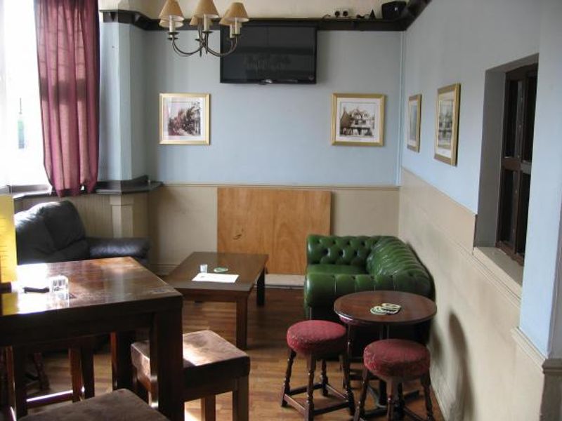 Side room. Published on 11-04-2015