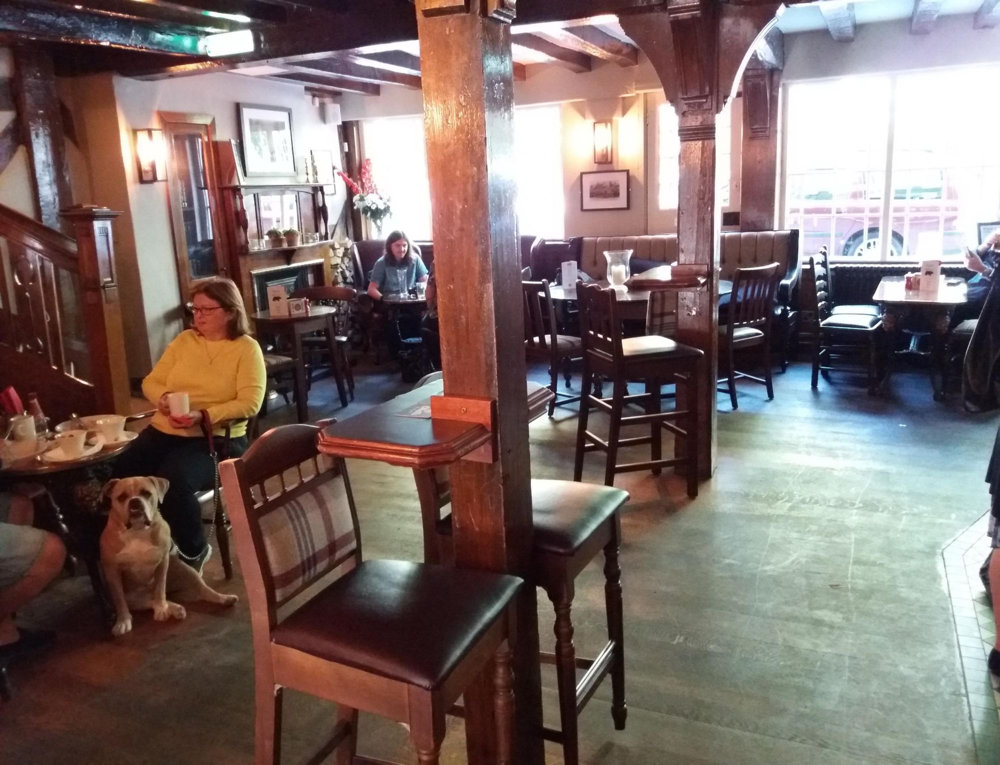 Bar. (Bar). Published on 05-08-2017