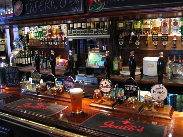 Bar. (Bar). Published on 06-03-2015