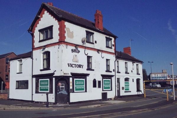 Pre-demolition Oct 2015. (Pub, External). Published on 06-10-2015