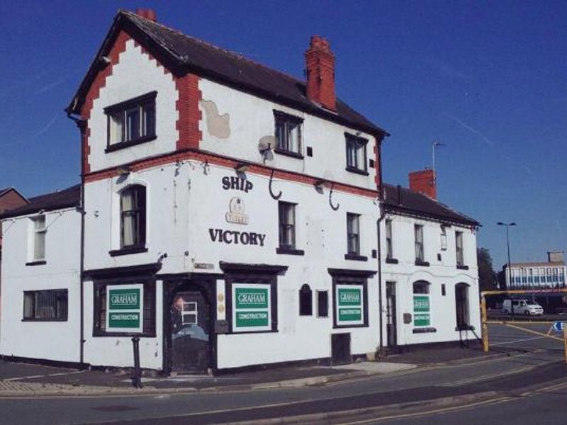 Pre-demolition Oct 2015. (Pub, External). Published on 06-10-2015