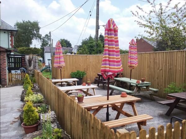 Outside seating. (Garden). Published on 28-05-2016