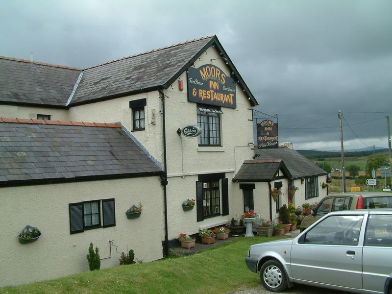 Moors Inn, Bwlchgwyn. (Pub, External). Published on 04-01-2013