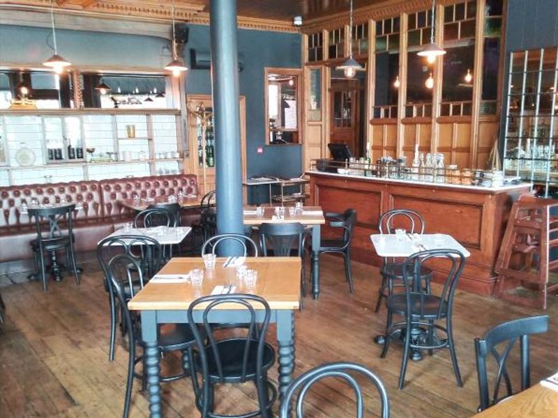 Restaurant. (Restaurant). Published on 24-06-2016 