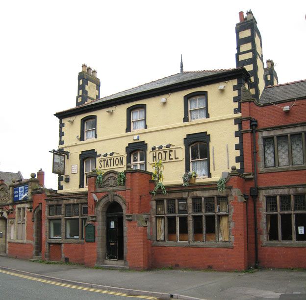 Station Hotel - Ellesmere Port. (Pub, External). Published on 04-03-2013
