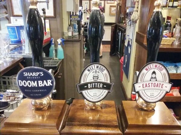 Handpumps. (Bar). Published on 08-06-2016