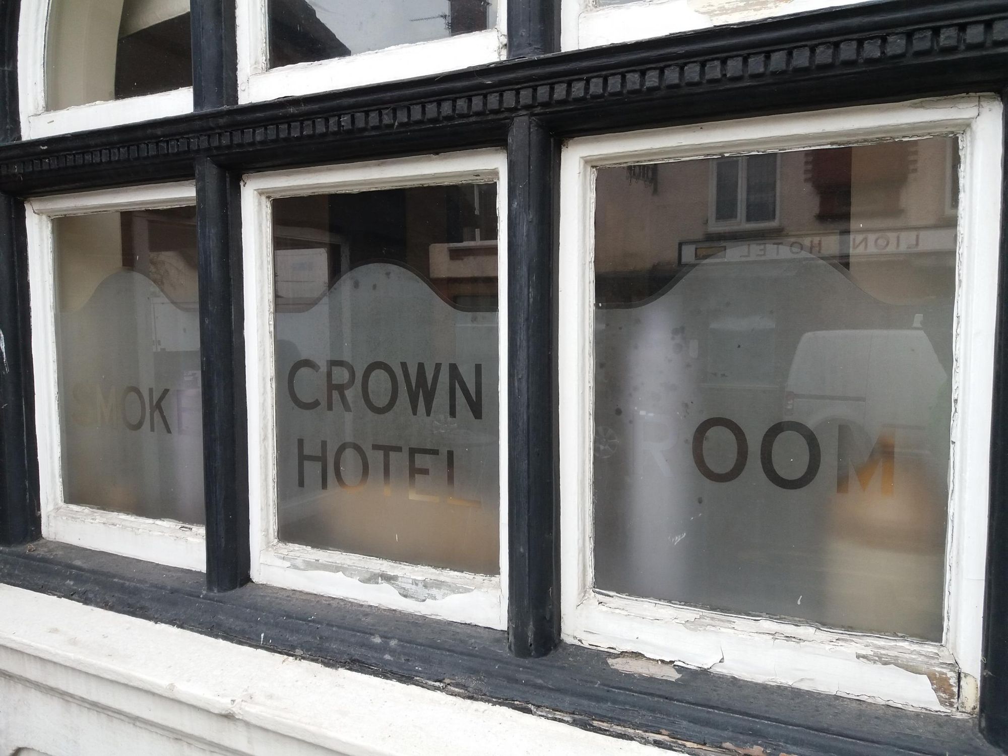 Smoke Room windows. Published on 01-10-2017