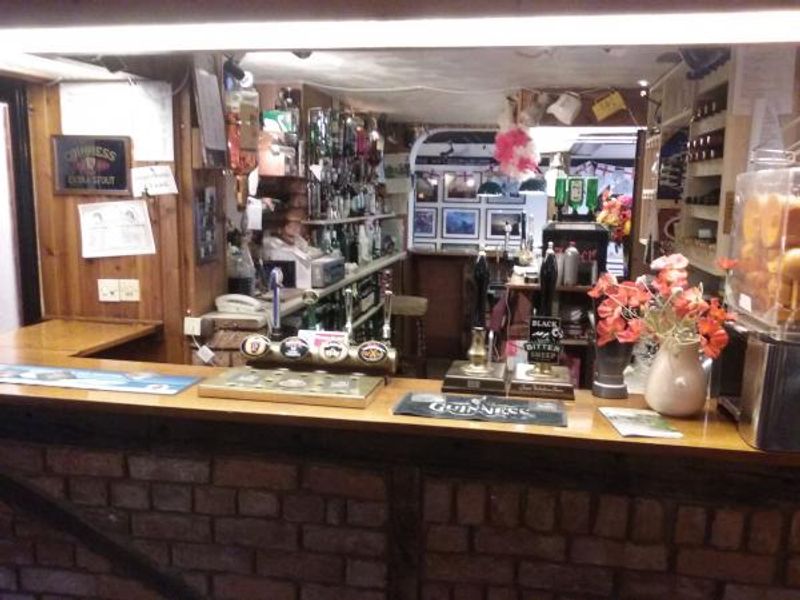 Lounge Bar. (Bar). Published on 10-04-2016