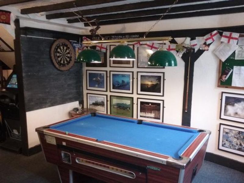 Games in bar. Published on 10-04-2016