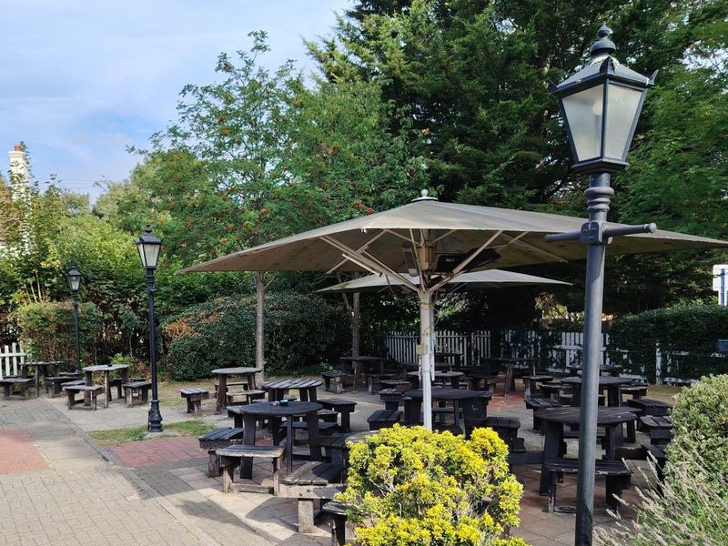 Cricketers Inn, Addington Village. (Pub, External, Garden). Published on 23-08-2025 