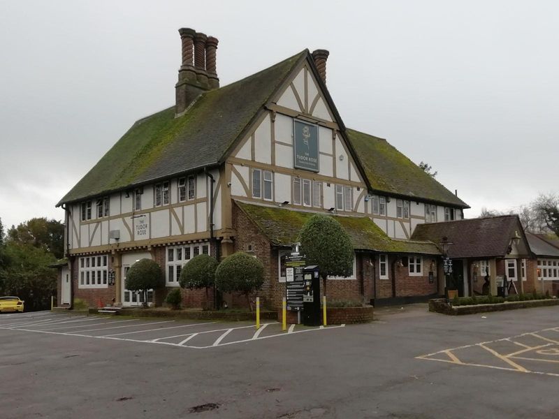 Tudor Rose, Old Coulsdon. (Pub, External, Key). Published on 15-12-2024