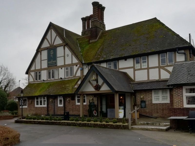 Tudor Rose, Old Coulsdon. (Pub, External). Published on 15-12-2024 